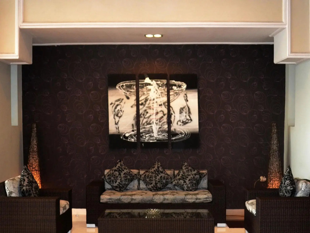 Crown Hotel