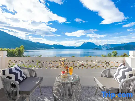 Lugu Lake white Horse light luxury lake view b&B