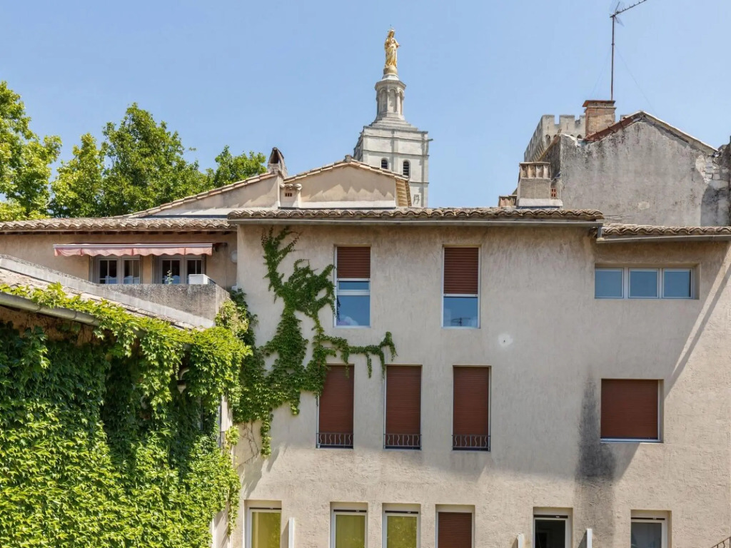 Modest Holiday Home in Avignon next to the City Centre
