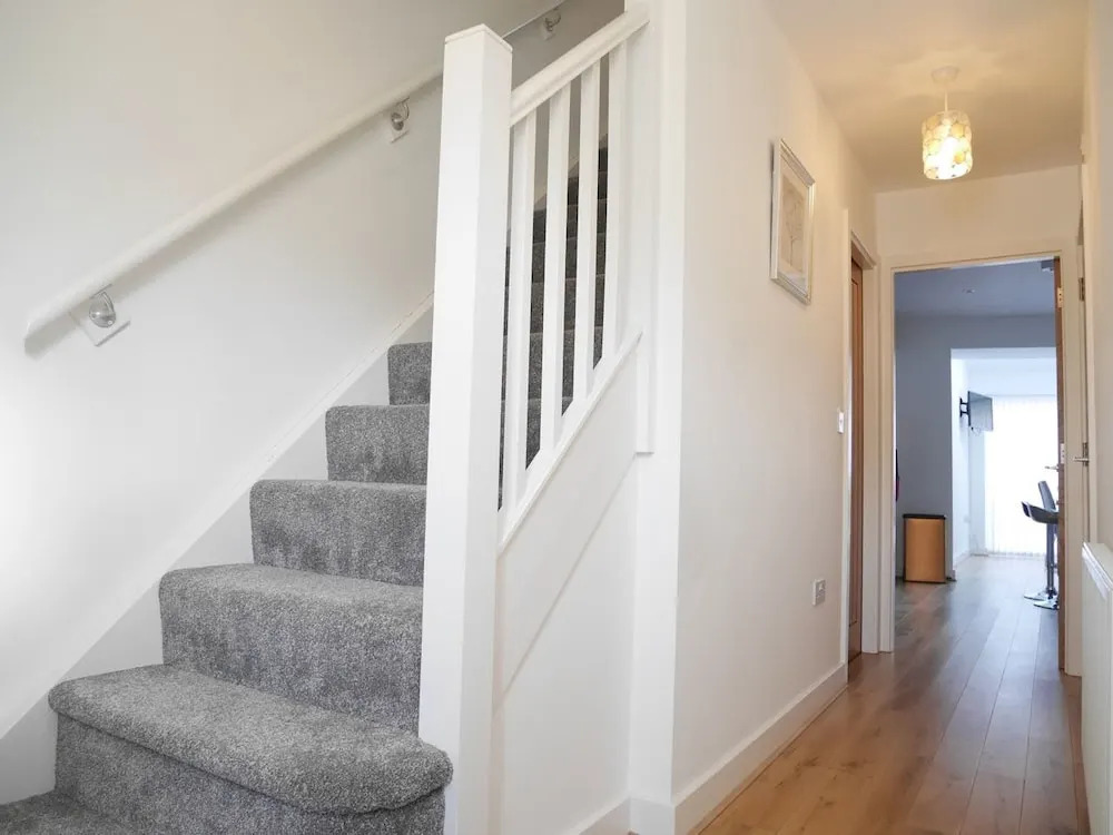 The Courtyard, 4 - Bed, Sleeps 6, Pets Welcome