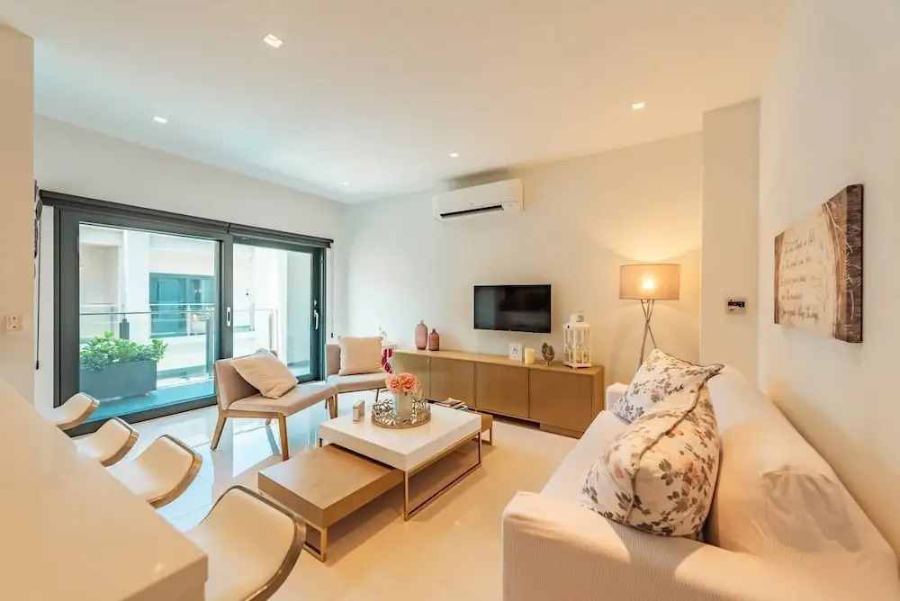 Waykiri Luxury Apartment, Unit A-13