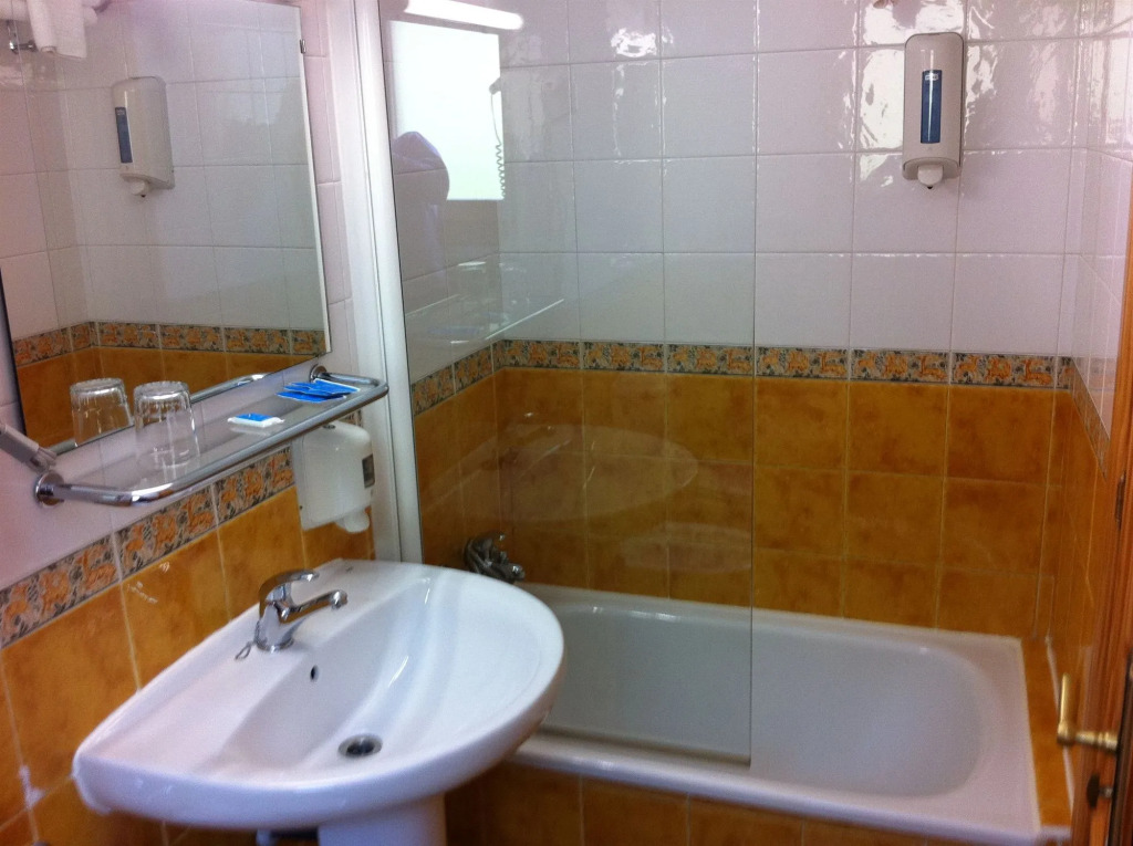 HOSTAL RIO ARA BELLOSTA by Vivere Stays
