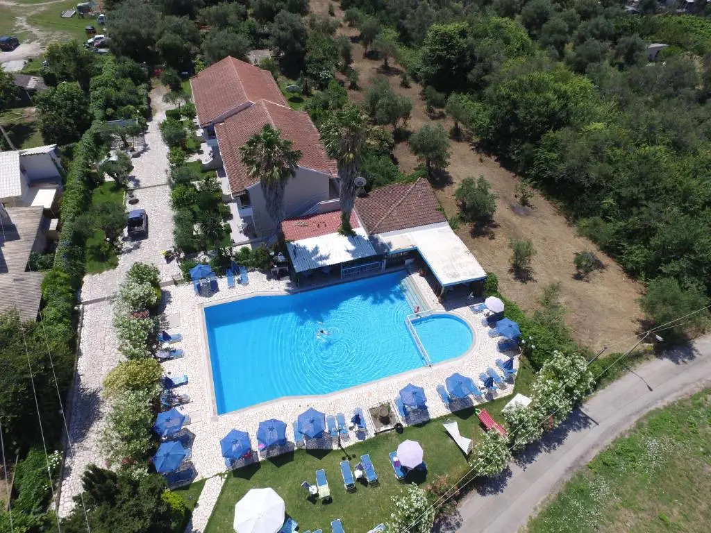 Alexandros Studios and Apartments