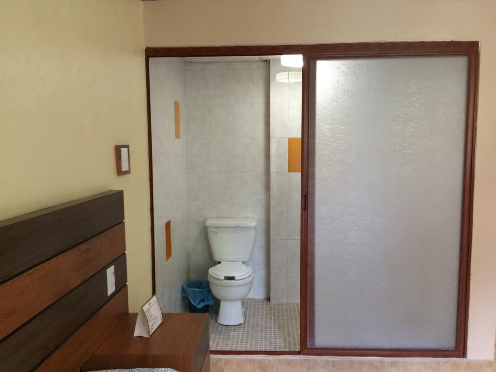 Hotel H