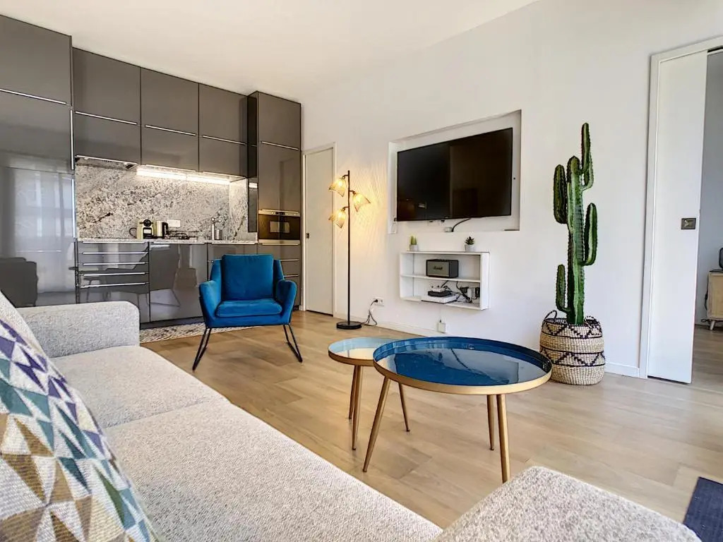 Nestor&Jeeves - REINE MARIE TERRASSE - Central - Very close sea - Top floor