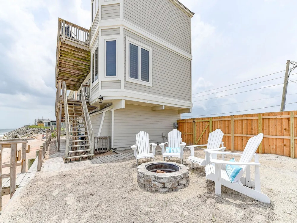 Sun And Surf - Four Bedroom Home