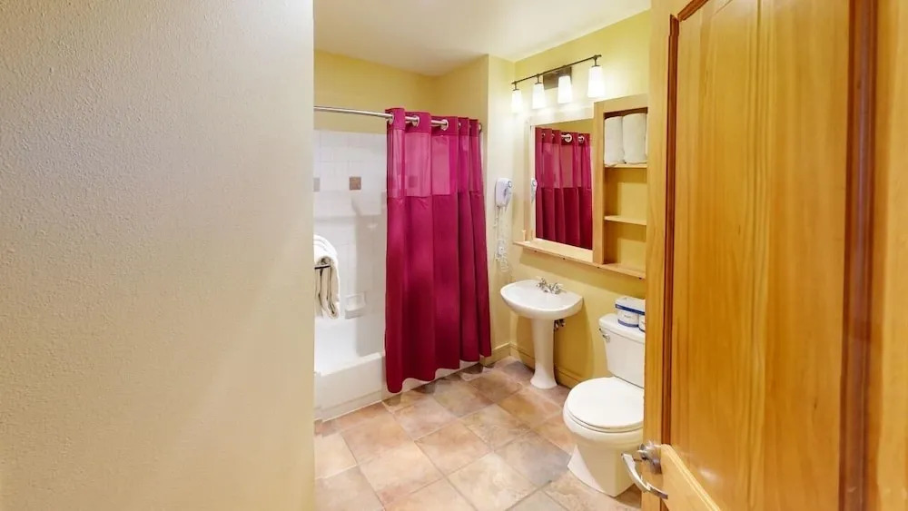 8231 Silver Mill 2 Bedroom Condo by RedAwning