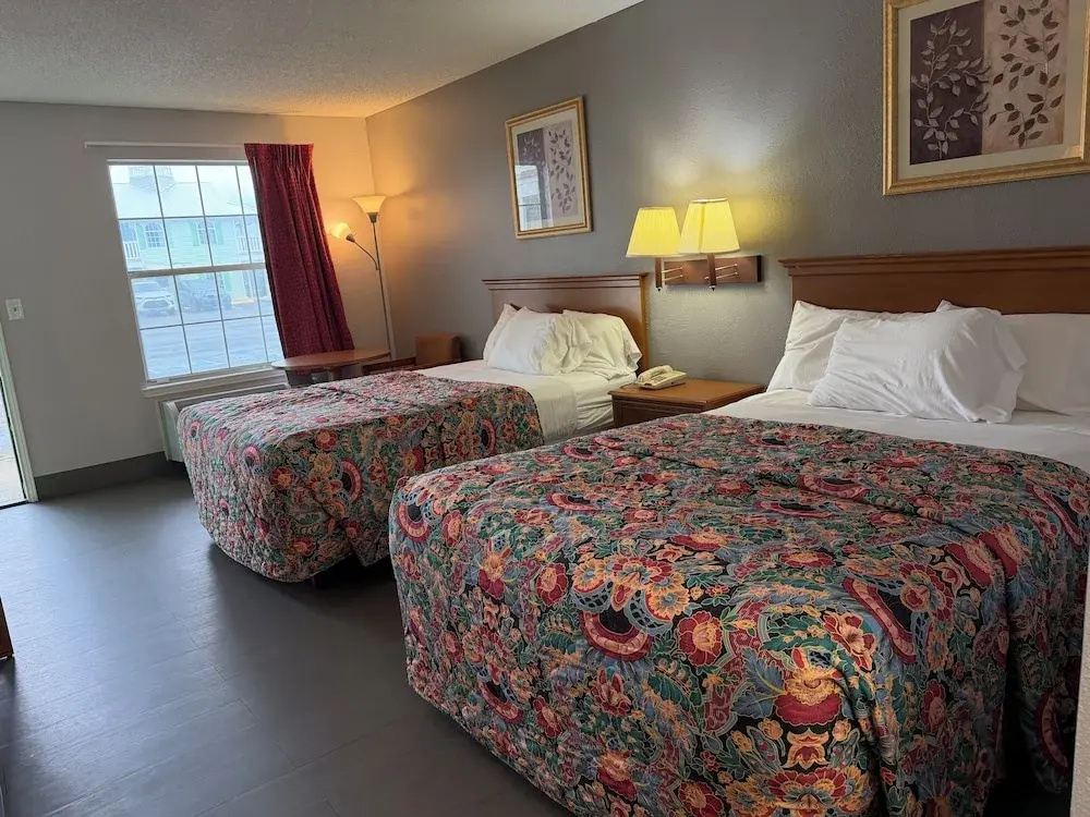 Key West Inn - Chatsworth