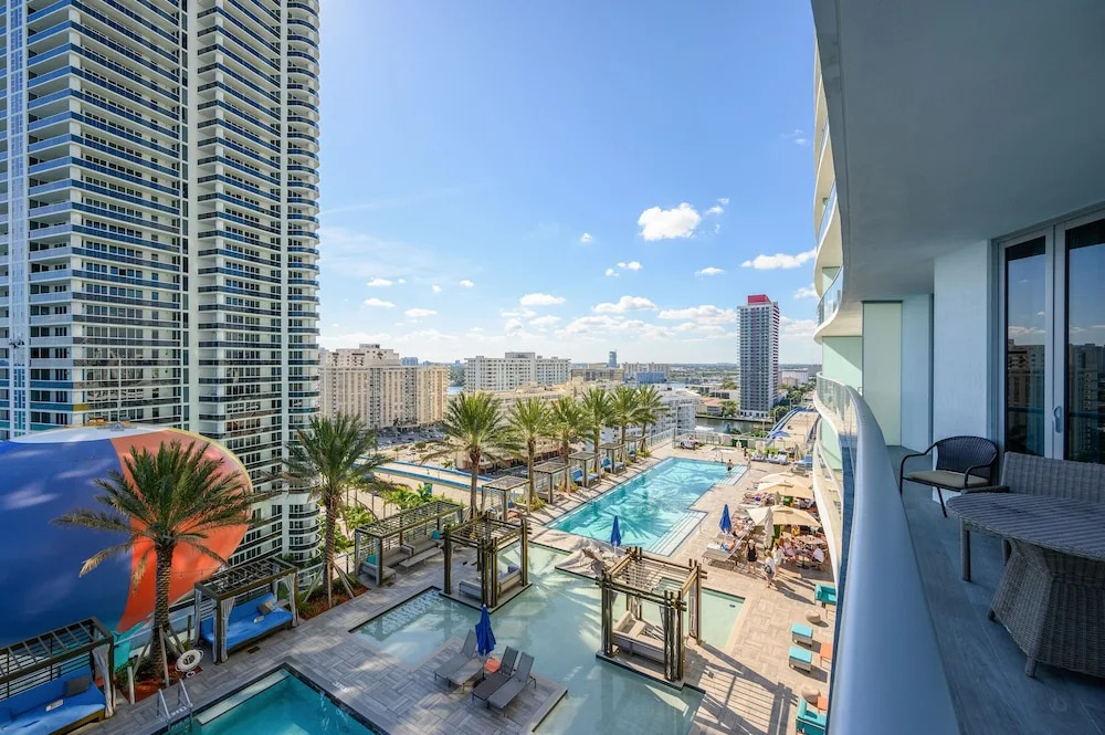 Zen 2-Bedroom Ocean View at Lyfe Resort