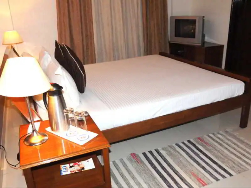 12 th Avenue-A Suite Hotel