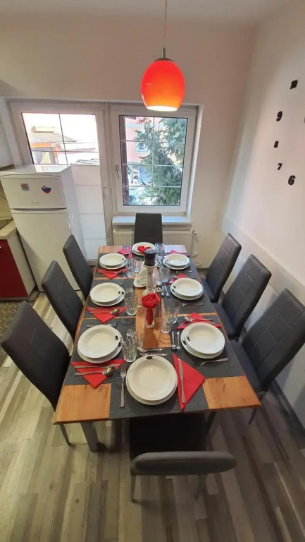 Apartma4us