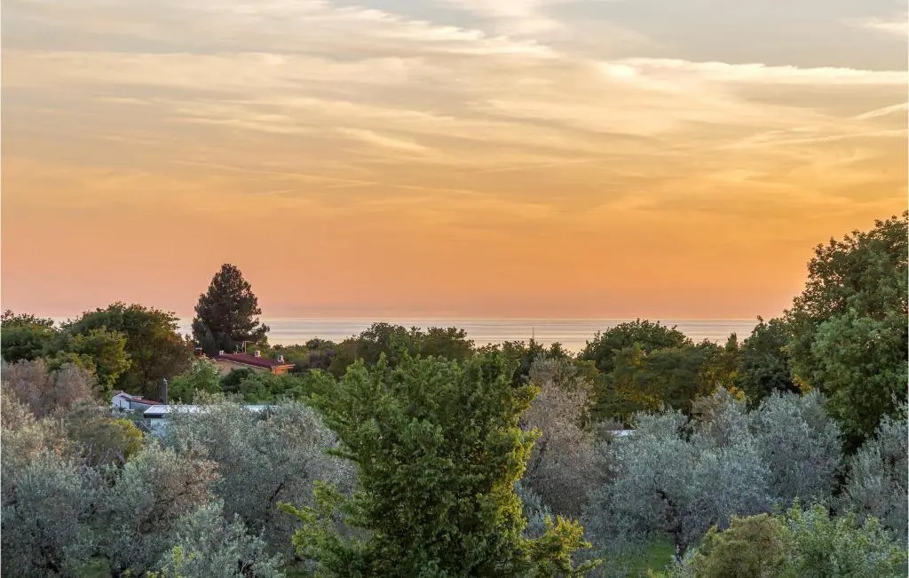 Nice Apartment in Peroj With Wifi and 1 Bedrooms