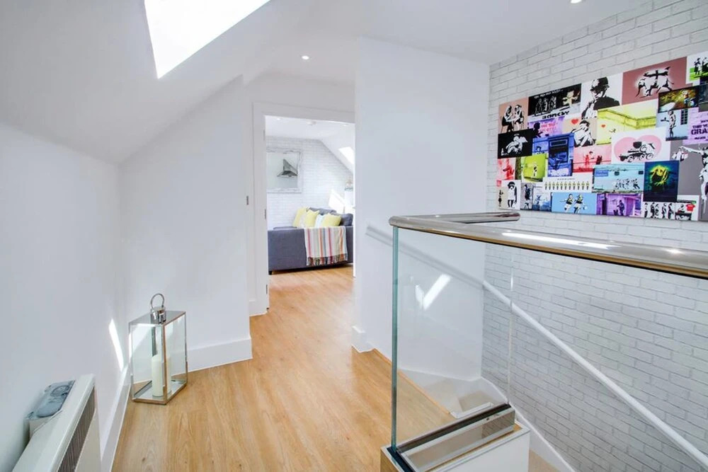 12A Cathedral Walk