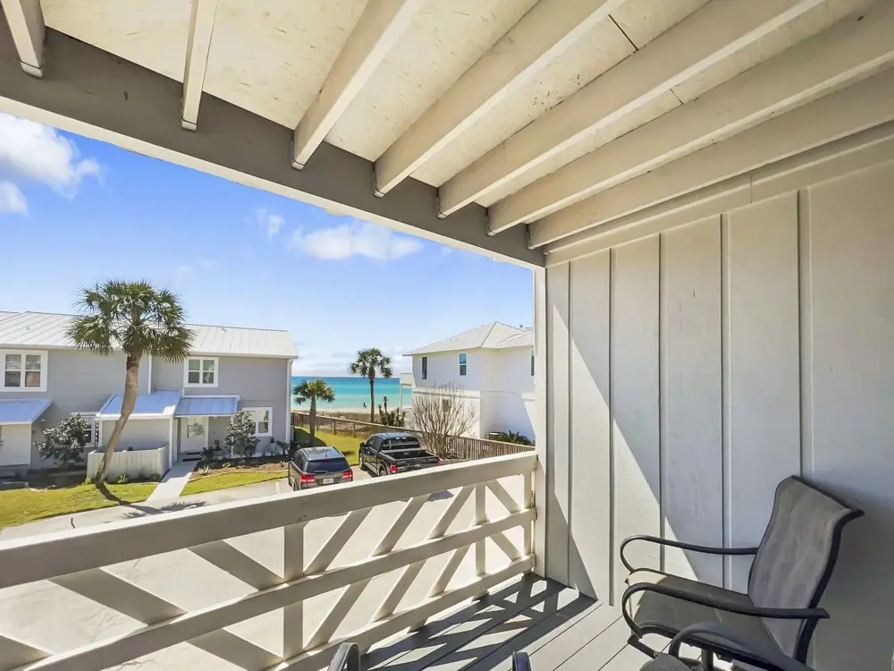 Shoreline Townhomes #10 - 2 Br townhouse by RedAwning