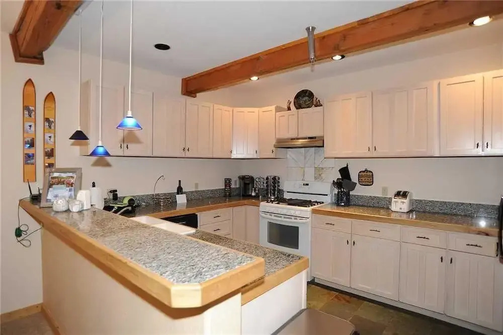 Ten Mile Suites 103 Downtown Condos with On-site Hot Tub