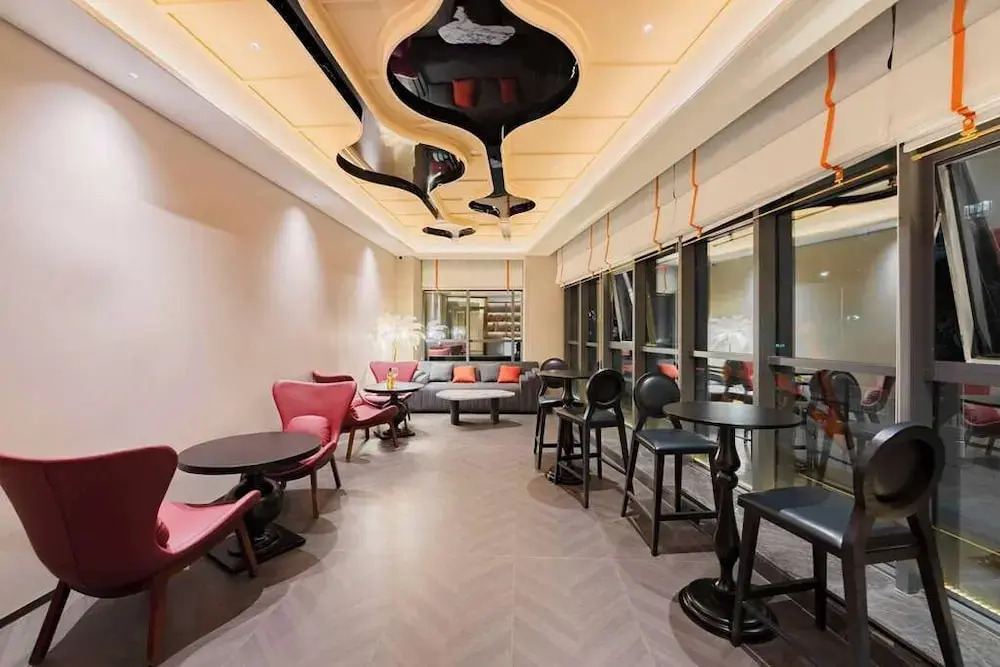 Howard Johnson by Wyndham Life Kunming Guandu Hotel