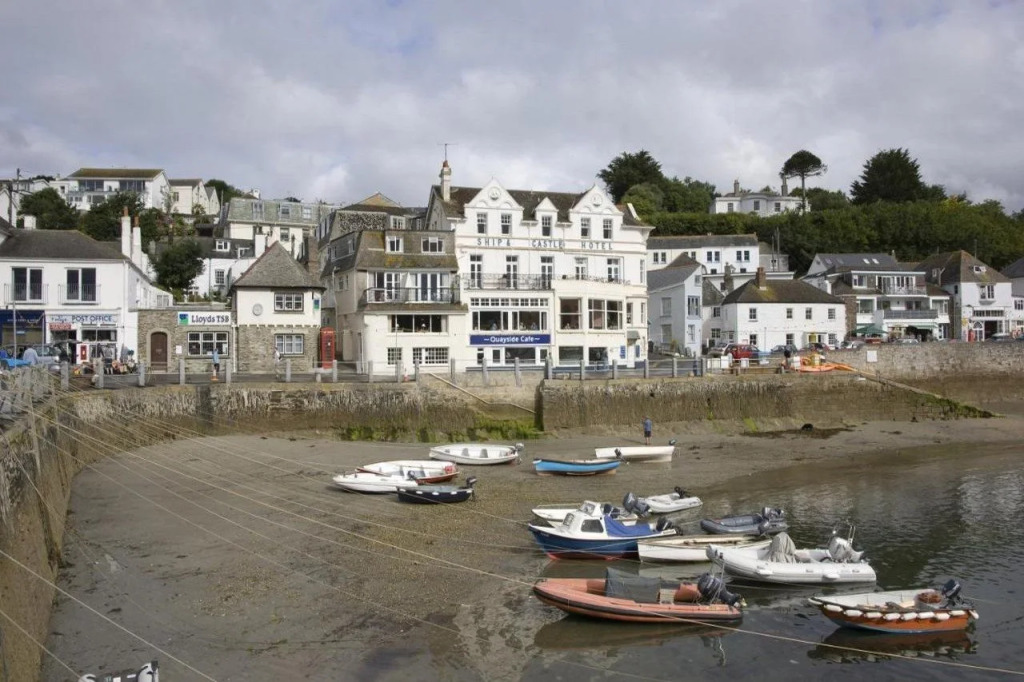 Ship and Castle Hotel