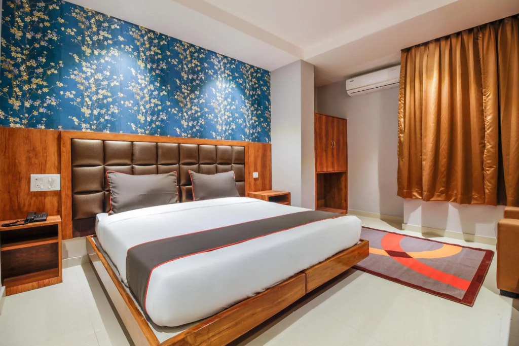 Collection O 39702 Hotel Parnil Residency