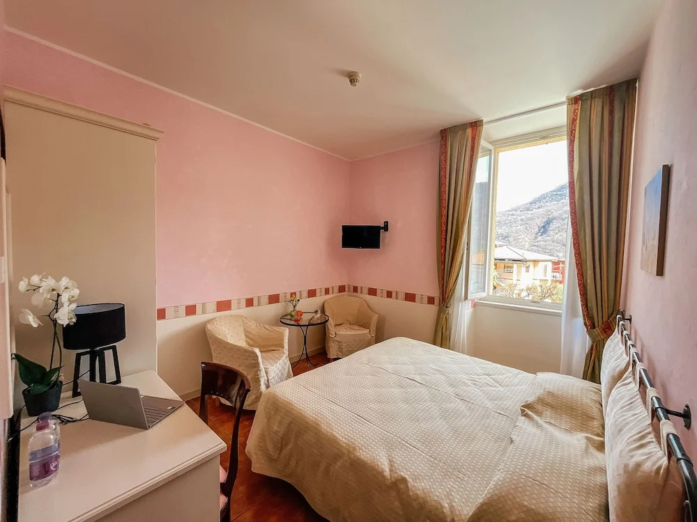 Caroline Hotel