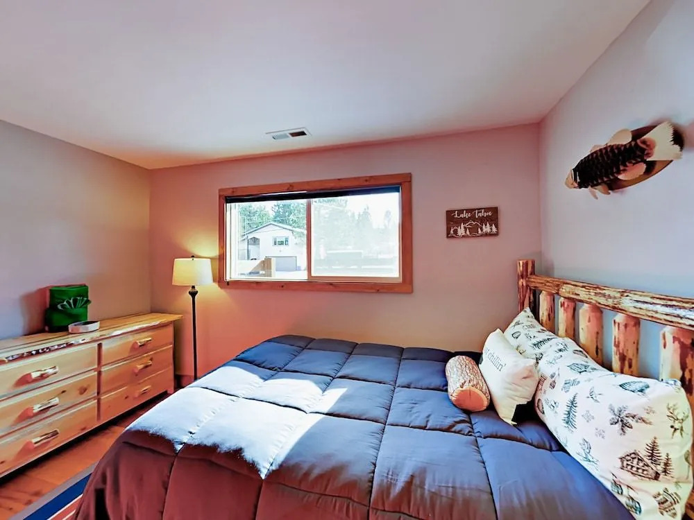 955 Omaha St Home 3 Bedrooms 2 Bathrooms Home