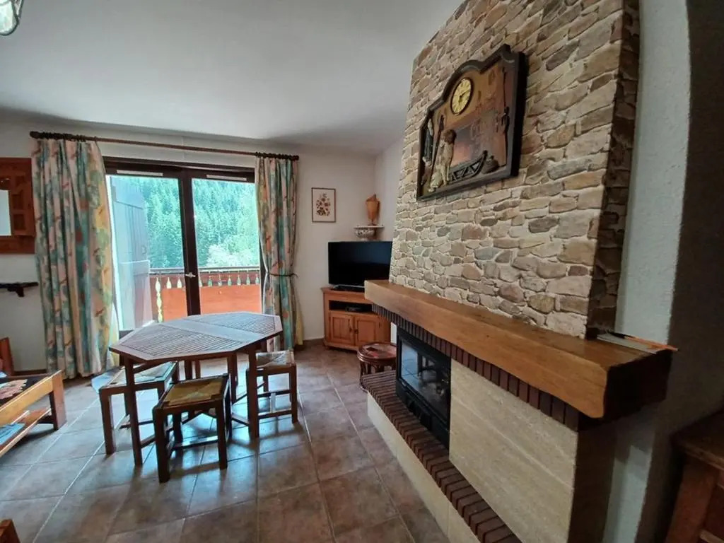 Appartement Le Biot, 2 pièces, 4 personnes - FR-1-573-107