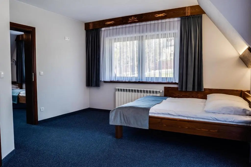 Willa Słoneczna - Pokoje i apartamenty - 10 minut do term na piechotę