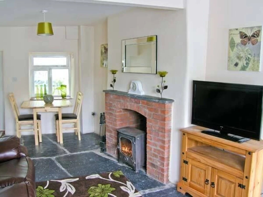 Ty Bach Cottage