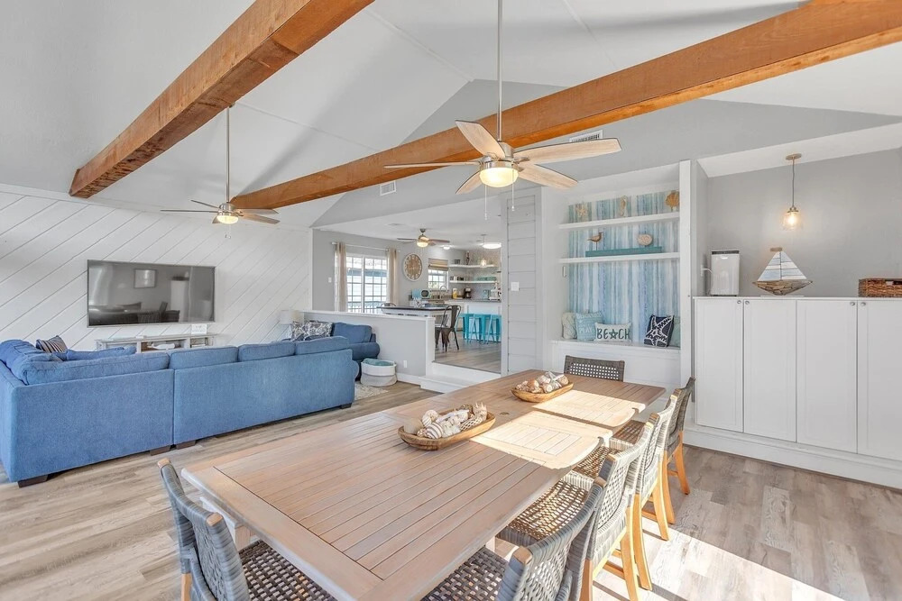 Tequila Little Time 3 Bedroom Home by Redawning