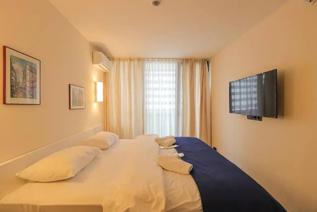 Lovely 1BR apartment with balcony by the Black sea beach