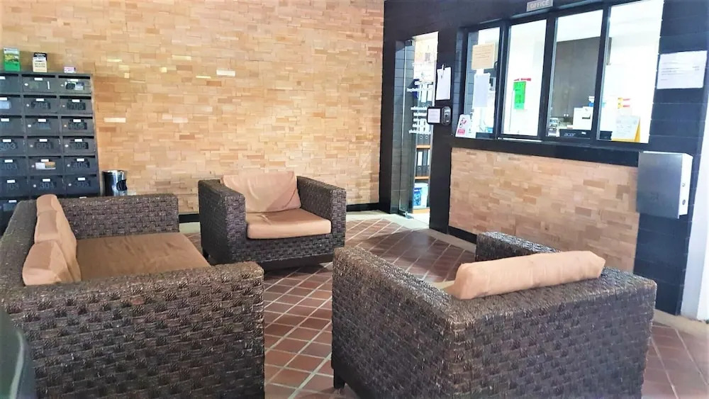 Lovely 2-bed Apartment in Pratumnak With Pool View