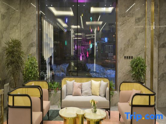 Season Hotel