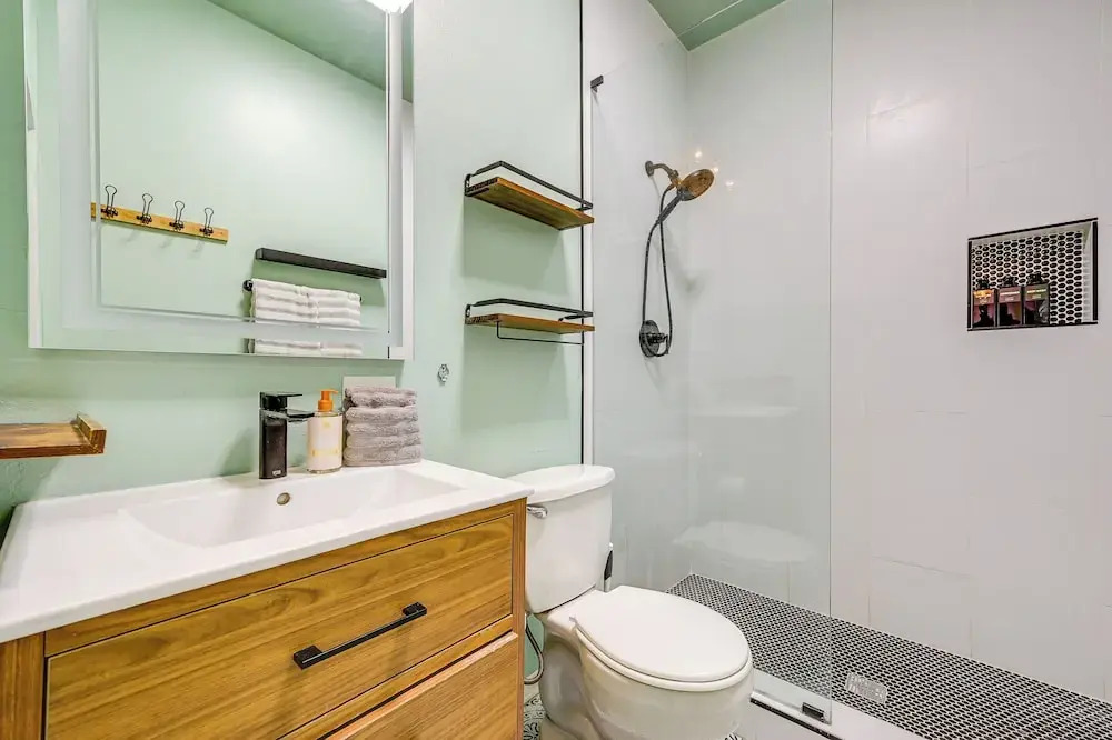 Vintage Home w/ Easy Downtown Tampa Access