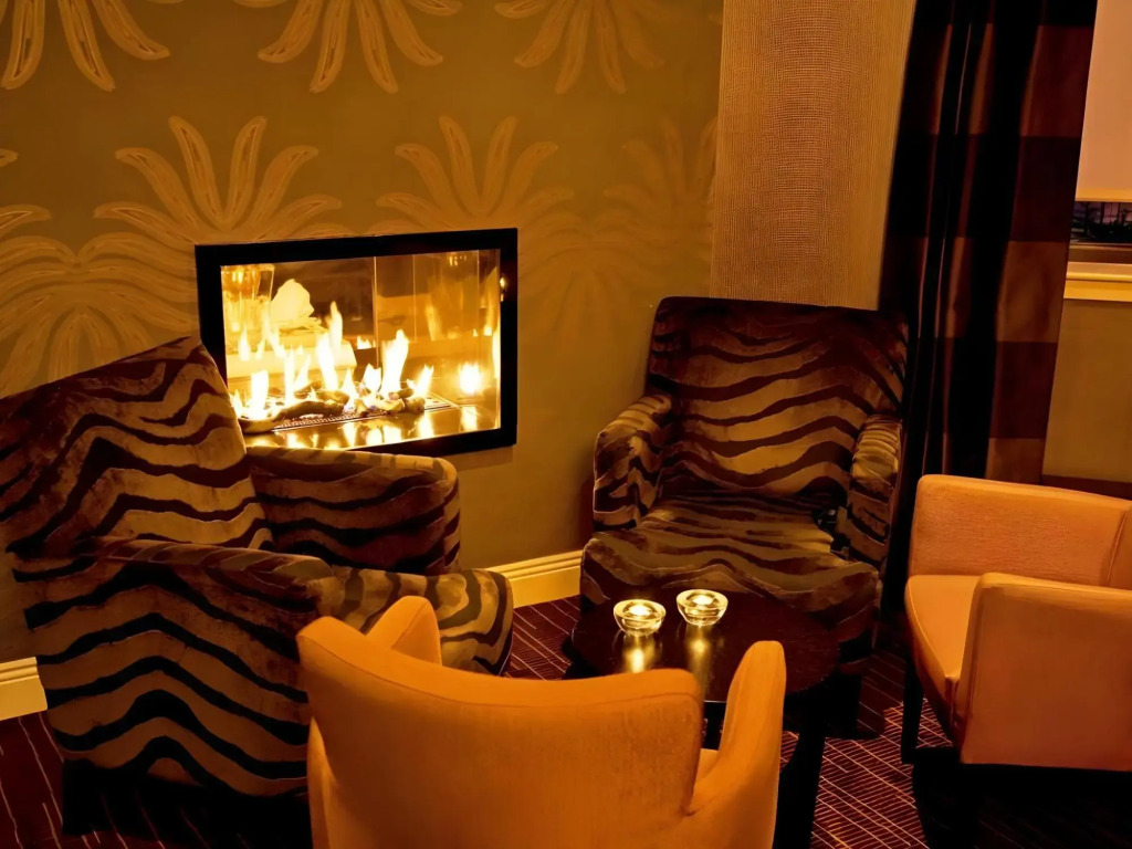 The Popinjay Hotel
