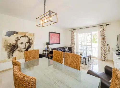 Cubo's Apartamento 1/A Arenas de Marbella