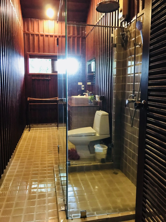 Erawan Villa Hotel