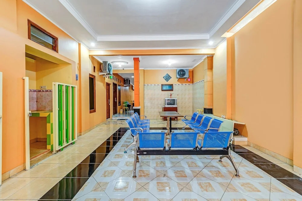 Hotel O near Ahmad Dahlan University formerly Endrayanti Inn