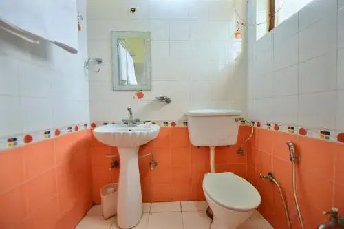 Hotel City Heart  By OYO Rooms