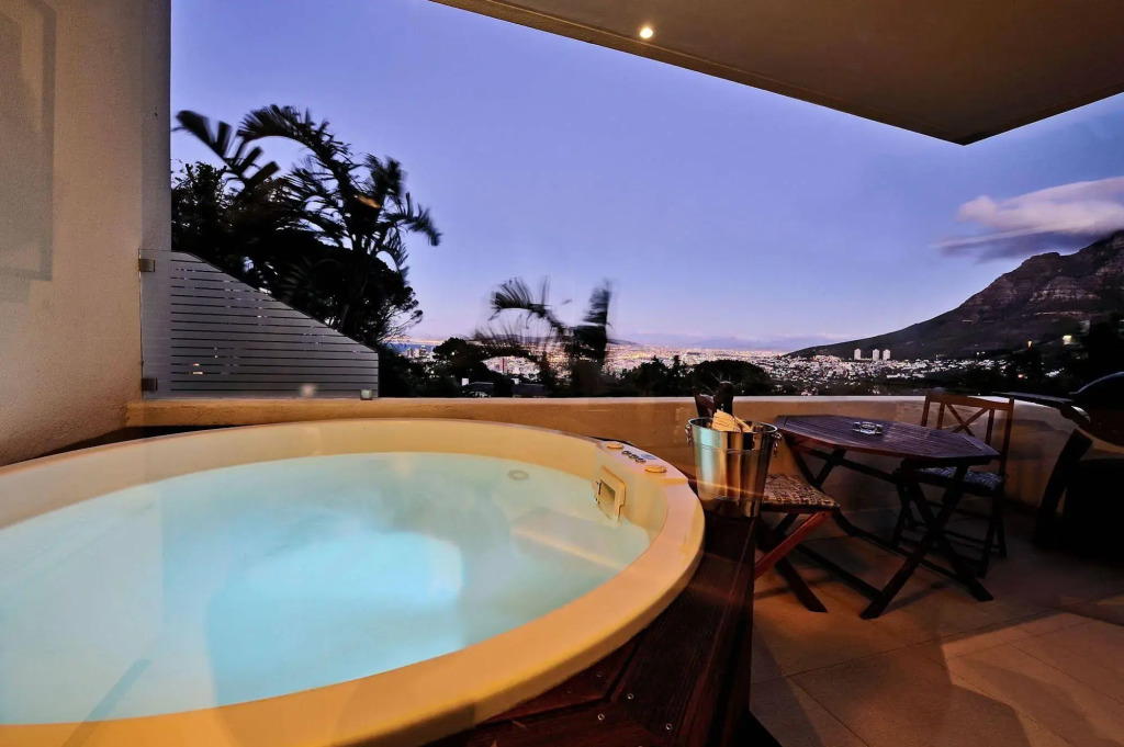 129 on Kloof Nek Apartments
