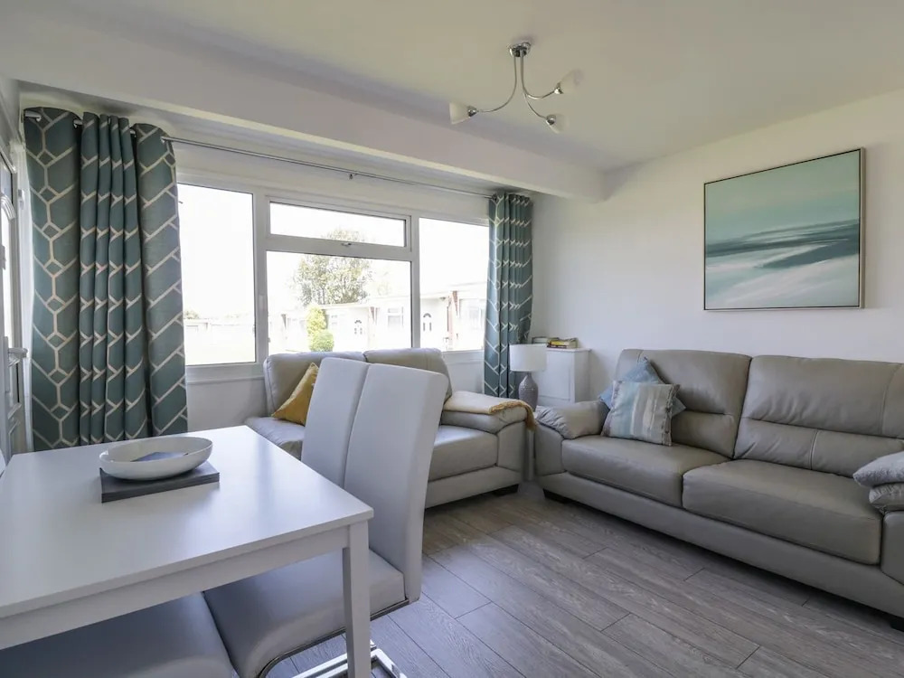144 Sunbeach Chalet