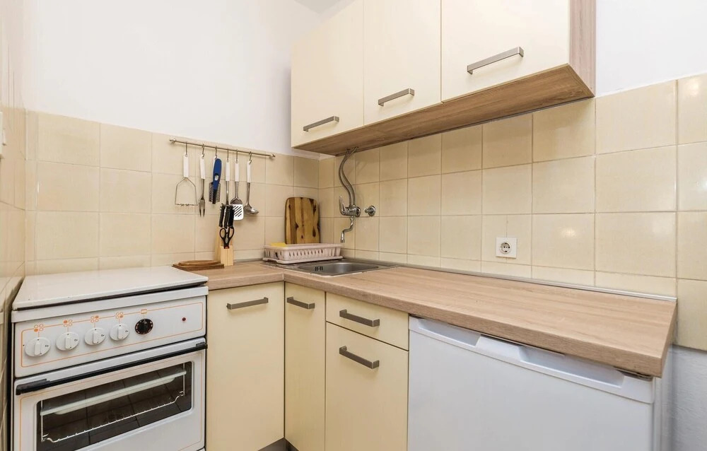 Stunning Home in Barbat-rab With Wifi and 1 Bedrooms