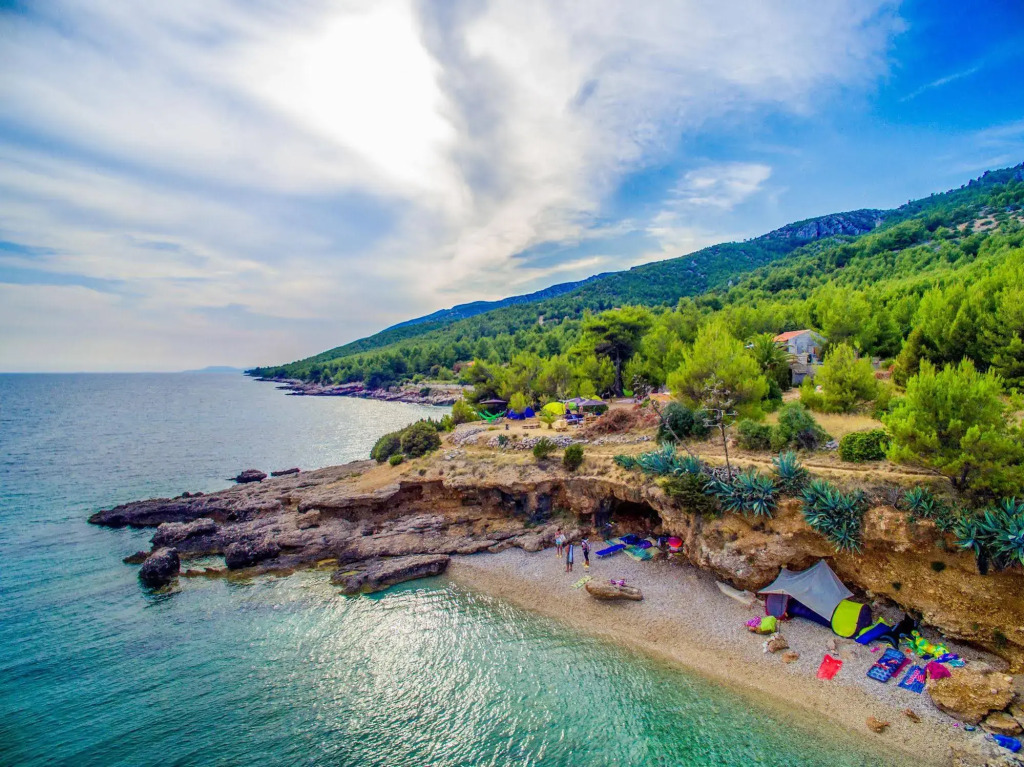 Cast Away - Eco Resort