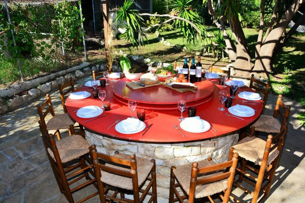 Villa Sitges El Ranch Amaizing Outdoor Areas Beaches at 5 minutes walk Sitges at 15 min drive AC Pool Jacuzzi & Garden XXL