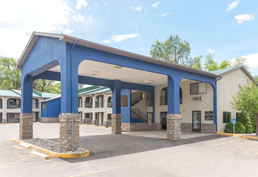 Days Inn by Wyndham Ruidoso Downs