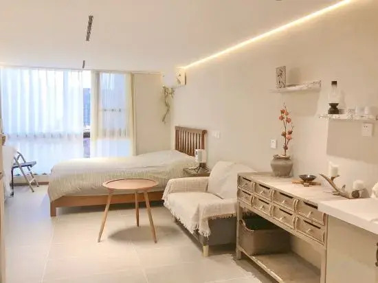 Dacheng Xiaoyuan Homestay (High Speed Rail East Station Zhengdong Commercial Center Branch)