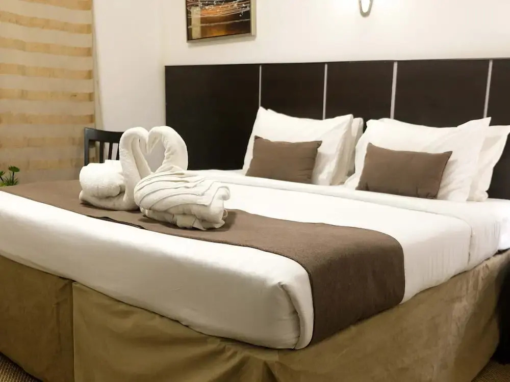 Hussain Biyari Hotel