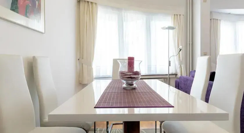 Square Charles Halldis Apartment