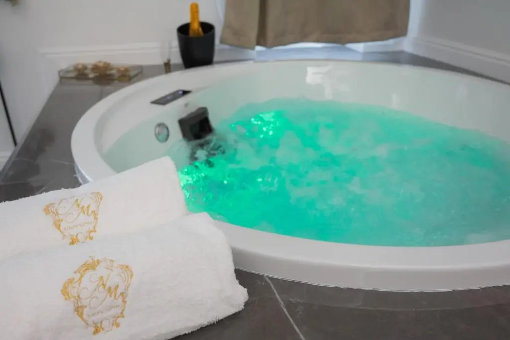 Nm Luxury Suites (Adults Only)