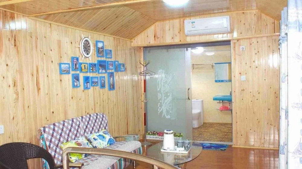 Happy Utopia B&B (Fenghuang Ancient City Nanhua Branch)