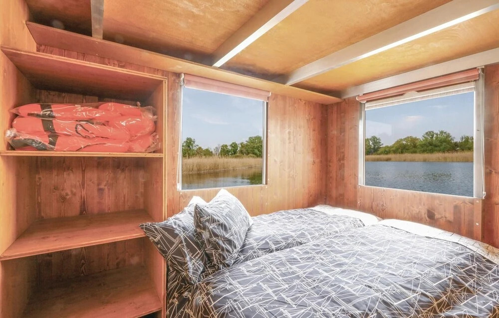 Nice Ship/boat in Radewege With 2 Bedrooms