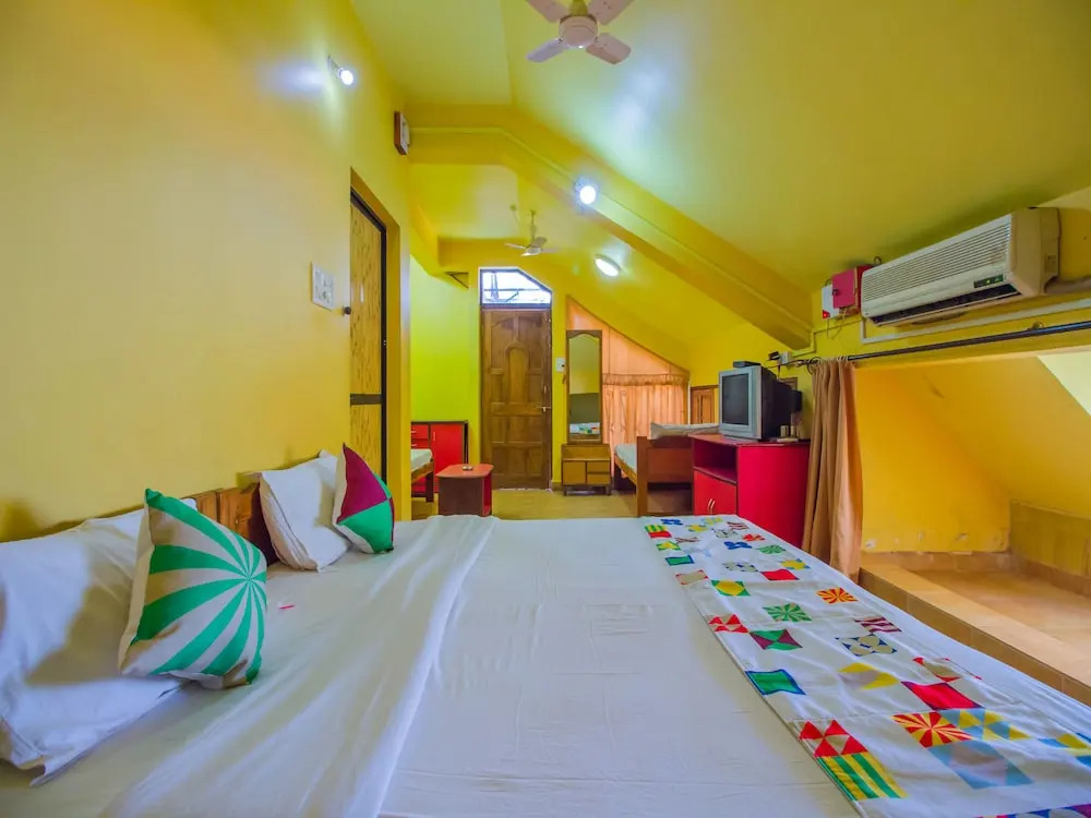 OYO 14087 Home Cheerful 1BHK Calangute